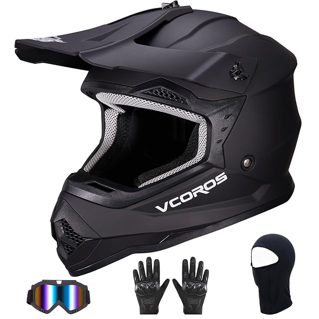 VCOROS VS-905 off-road helmet, three-quarter view